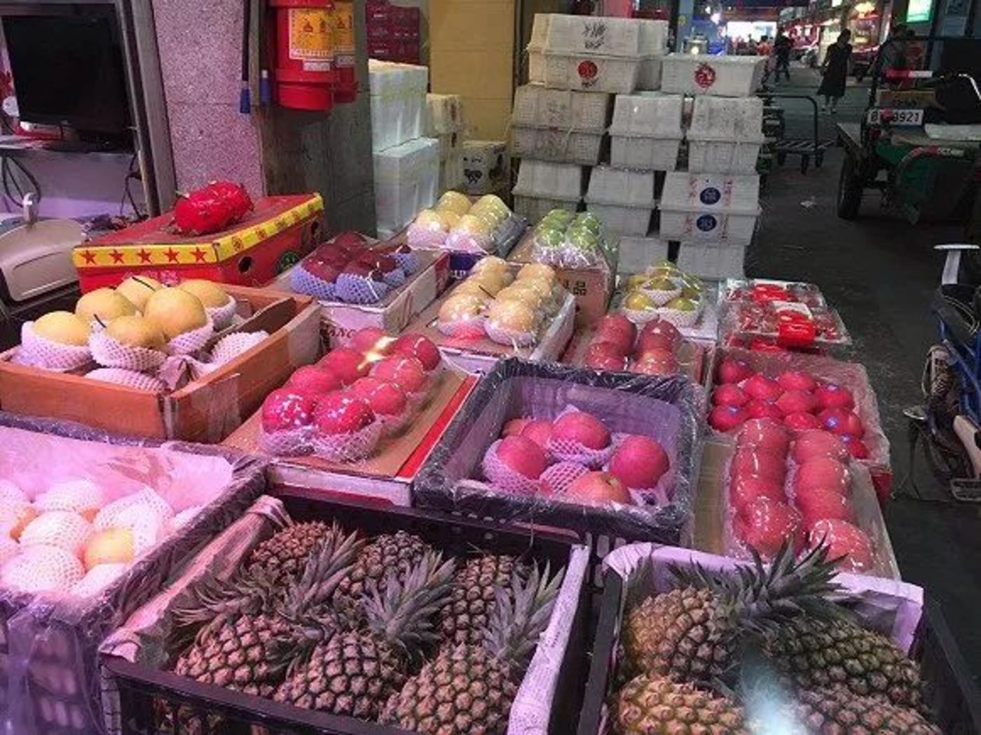 走訪北上深批發(fā)市場探行情 水果降價(jià)尚需等待至少三個(gè)月